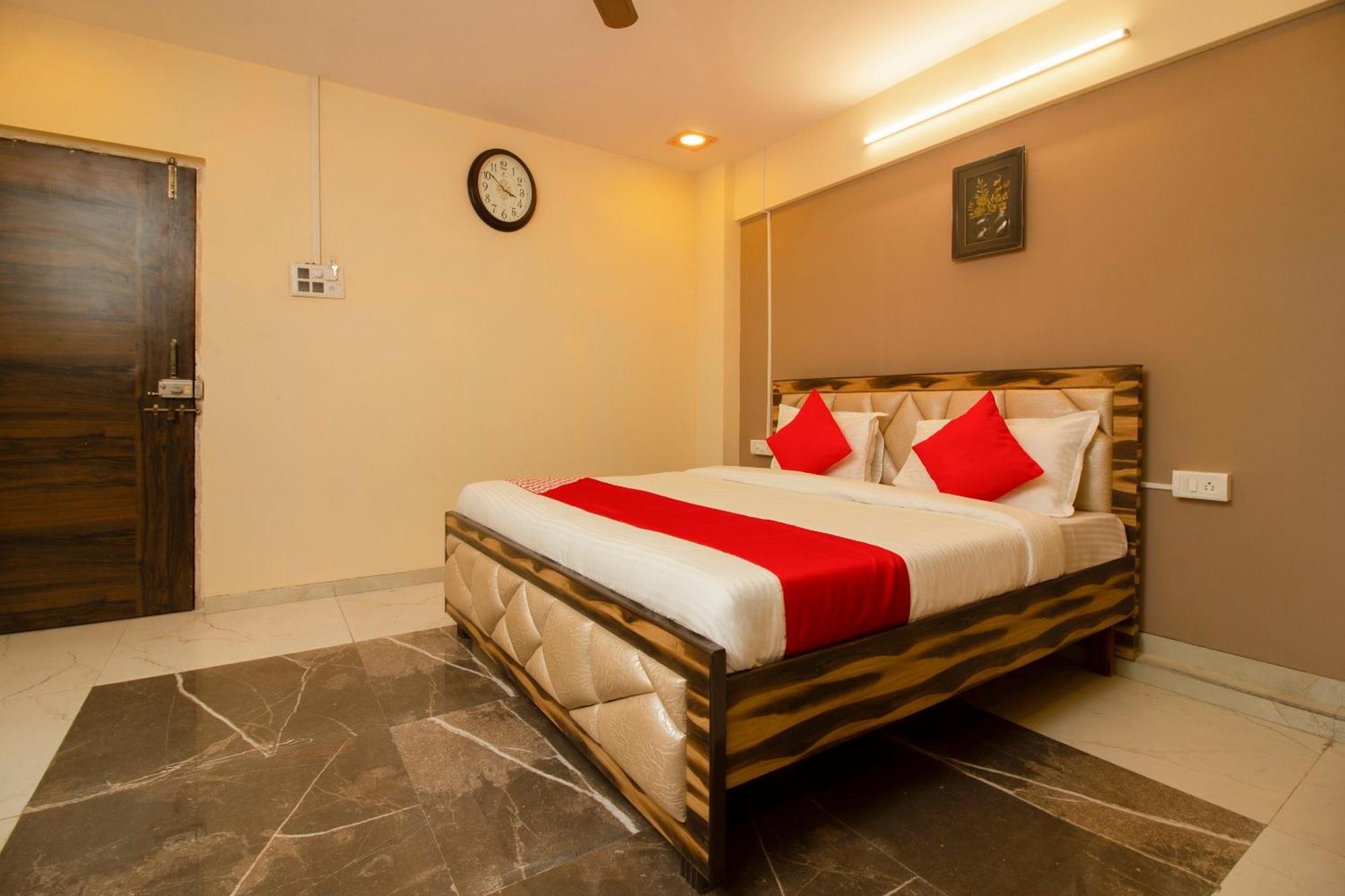 Hotel O The Star Hotel Panvel Exterior photo